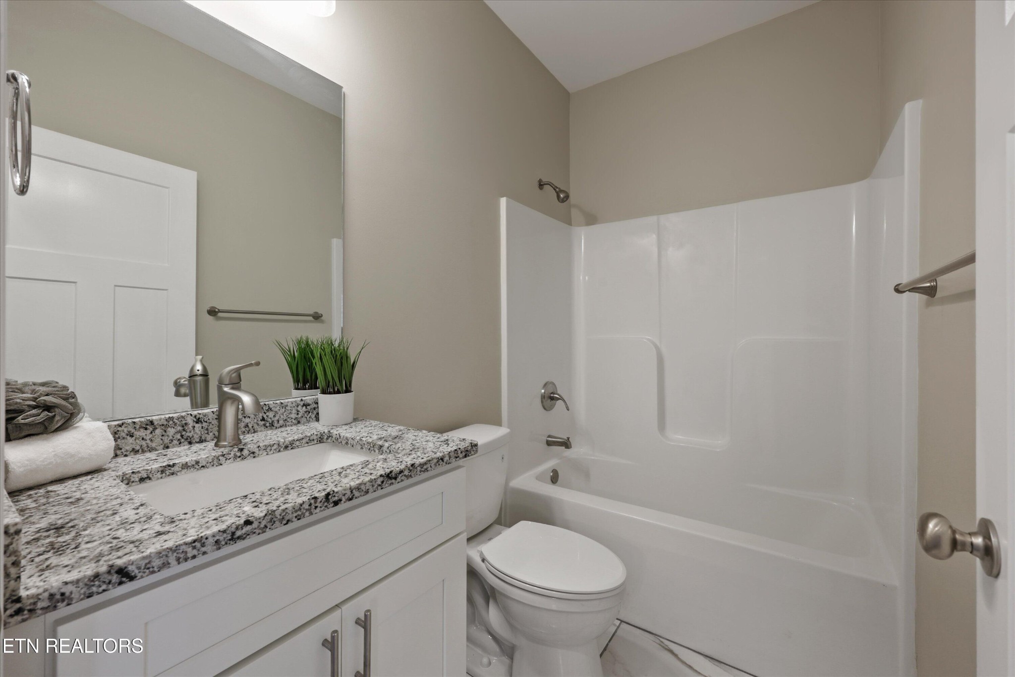 208 Daniel Morris Point Clinton, TN 37716 - Photo 15 of 32 Gallery Image 15