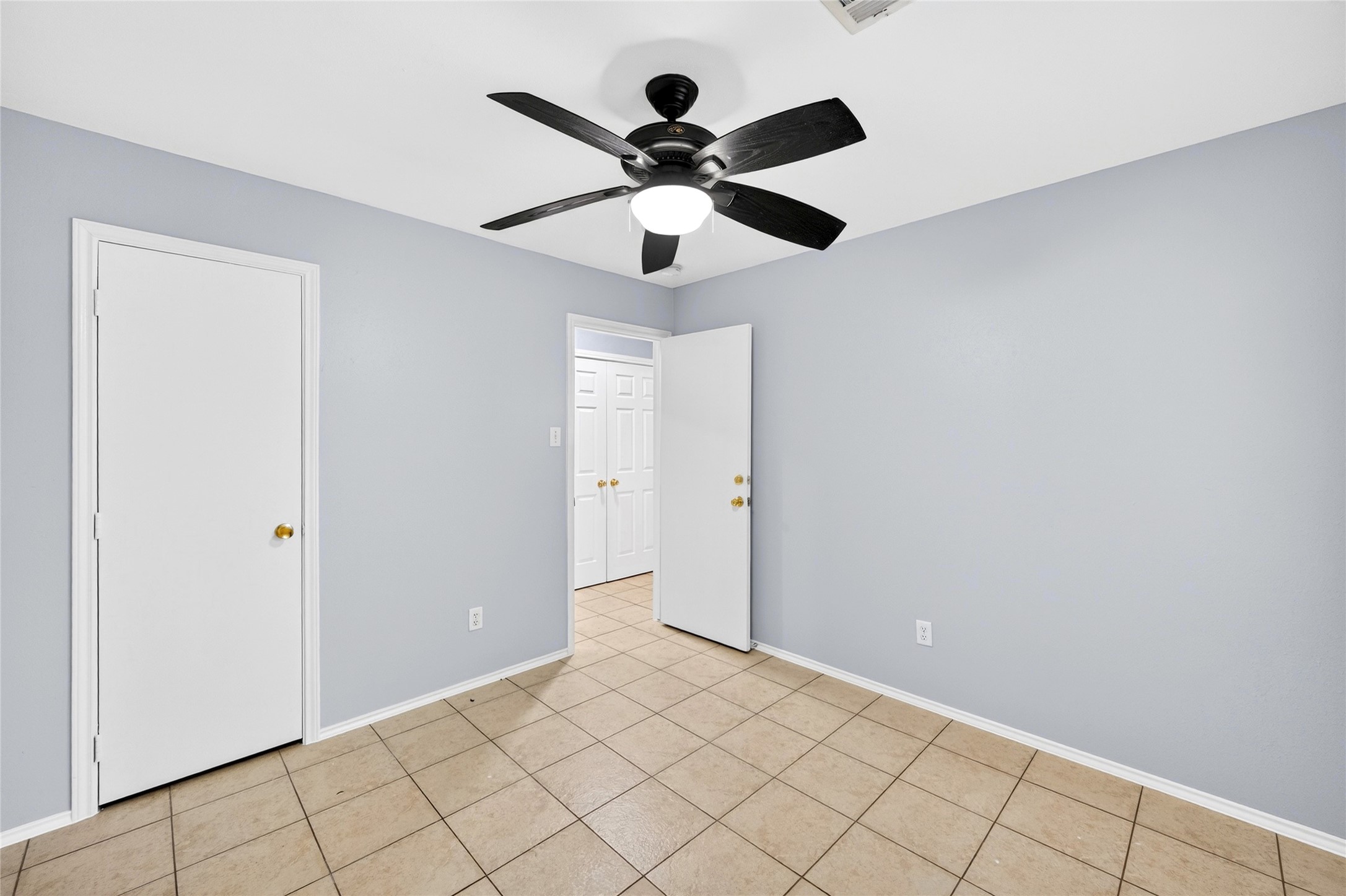 2135 Falling Oaks Road Houston, TX 77038 - Photo 11 of 38