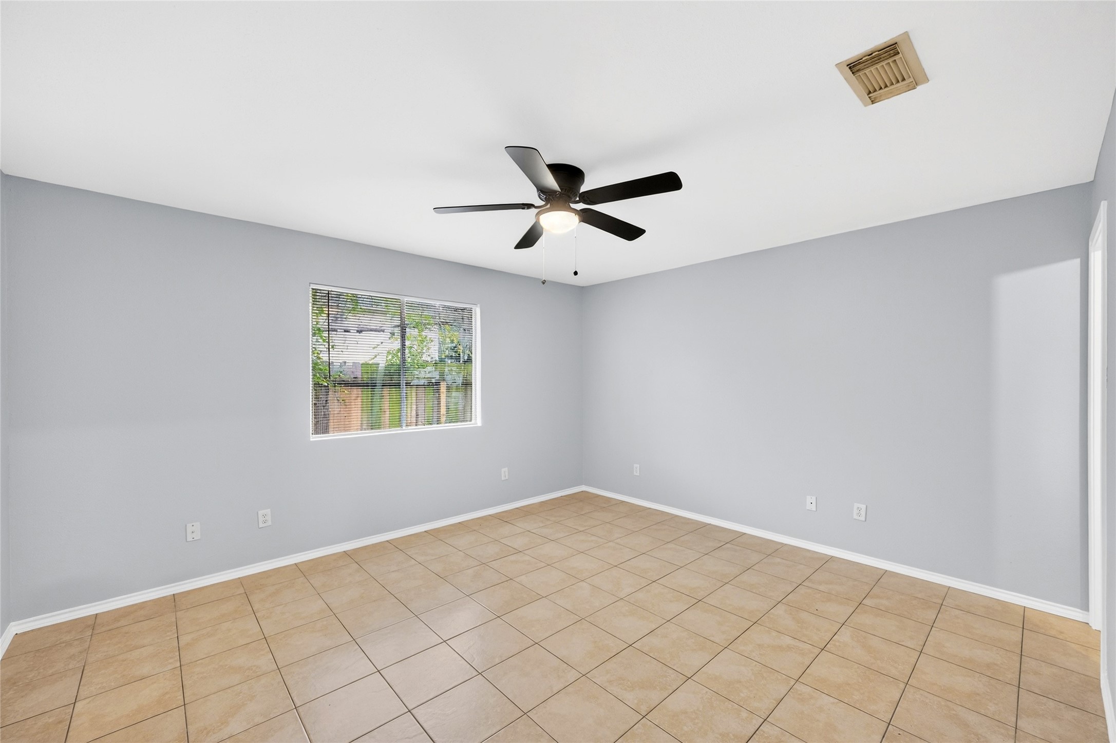 2135 Falling Oaks Road Houston, TX 77038 - Photo 18 of 38