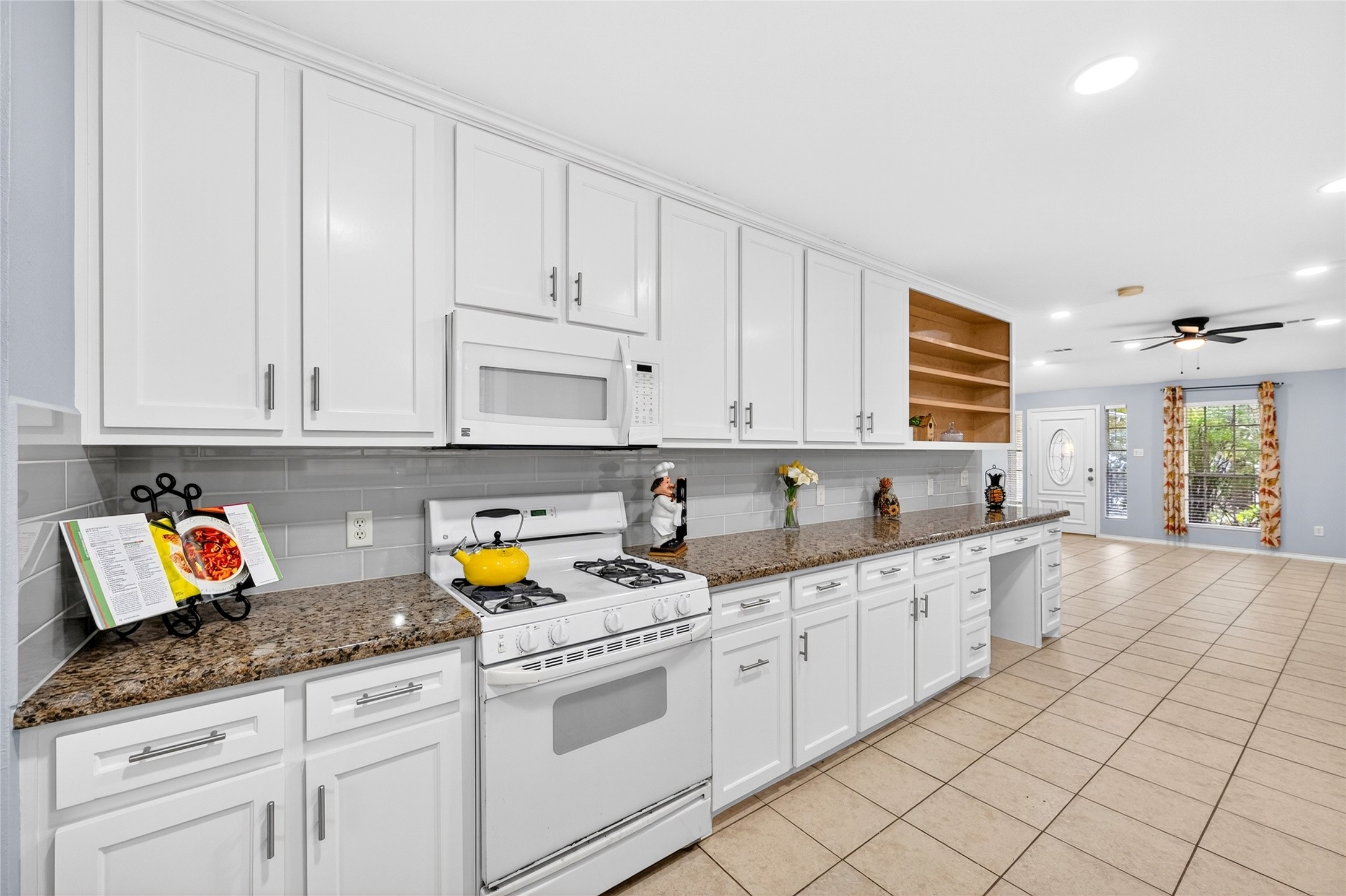 2135 Falling Oaks Road Houston, TX 77038 - Photo 27 of 38