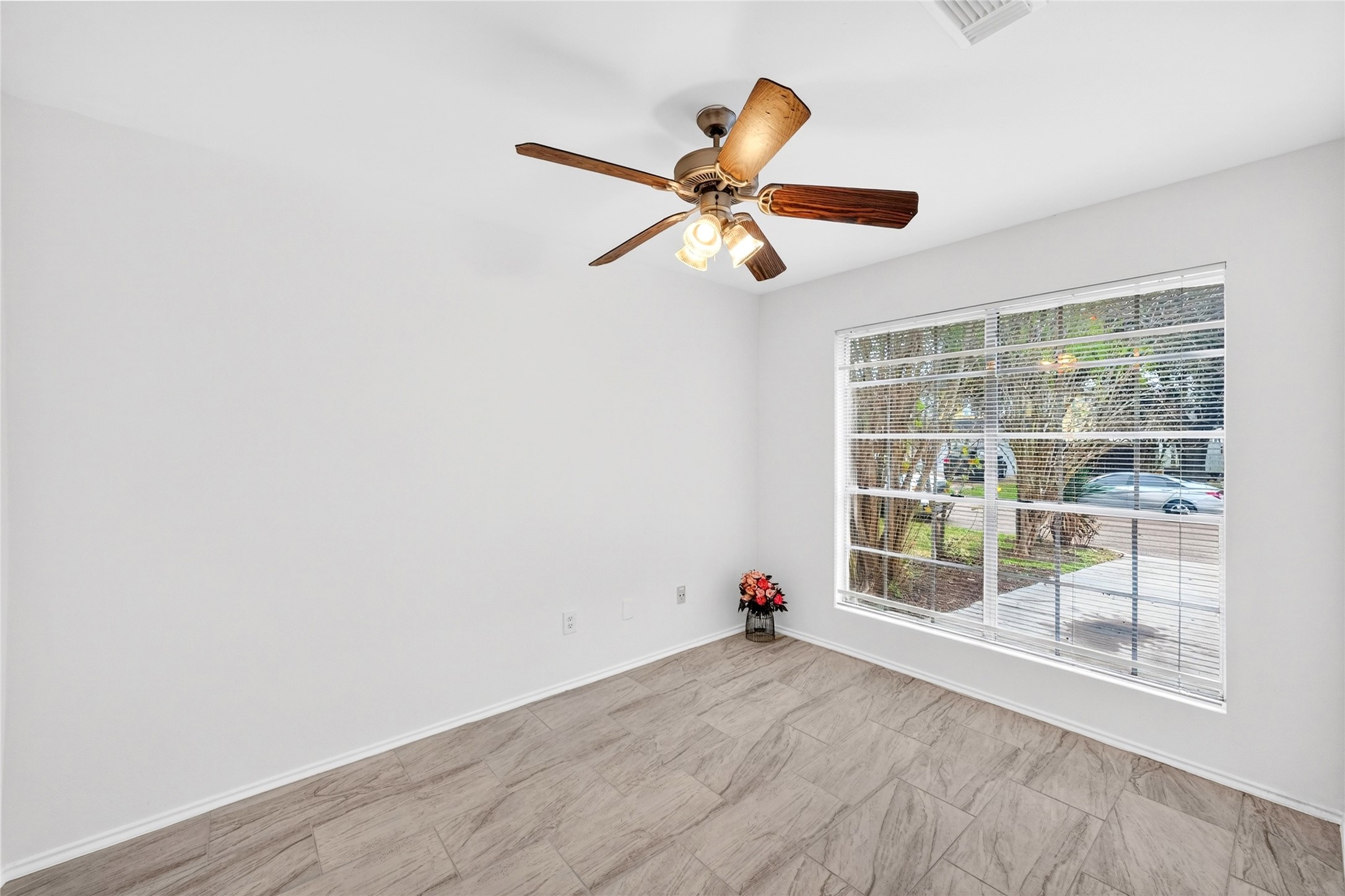 2135 Falling Oaks Road Houston, TX 77038 - Photo 33 of 38