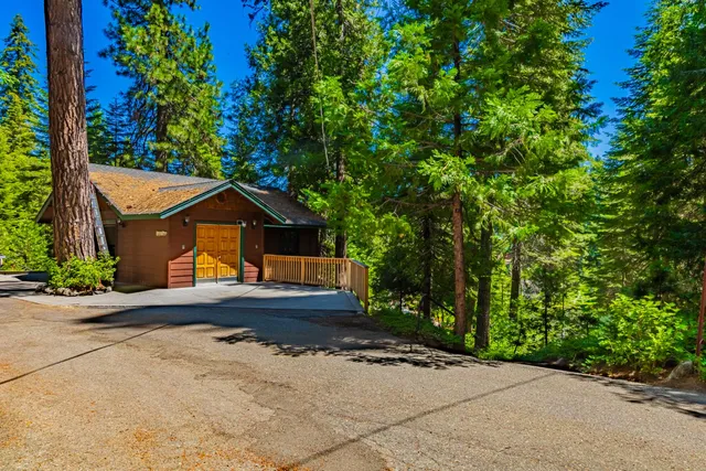 $399,000 | 1174 Railroad Avenue, Fish Camp, CA 93623