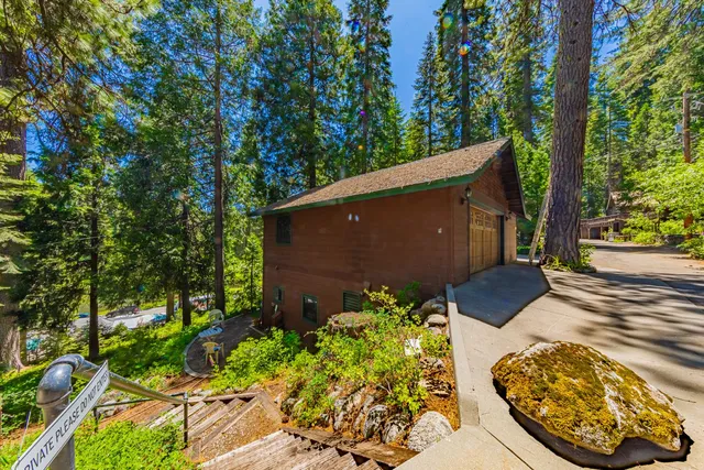 $399,000 | 1174 Railroad Avenue, Fish Camp, CA 93623