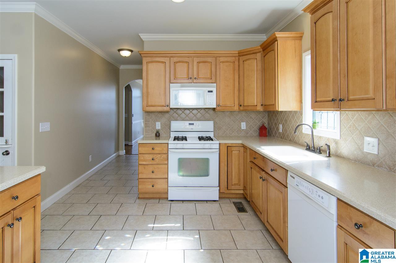 821 Meadow Ridge Lane Birmingham, AL 35242 - Photo 11 of 43