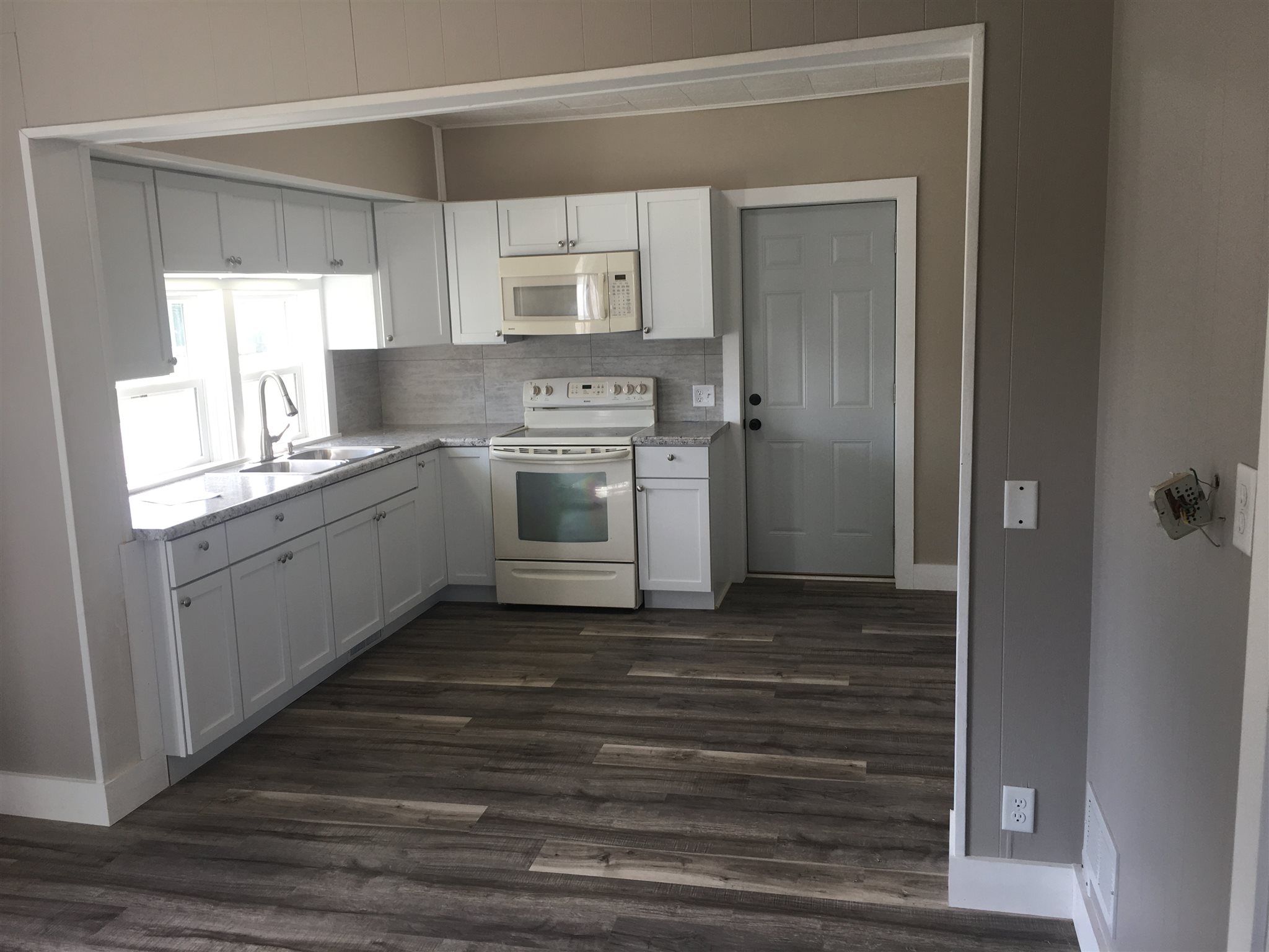114 Western Avenue Butler, IN 46721 - Photo 5 of 36