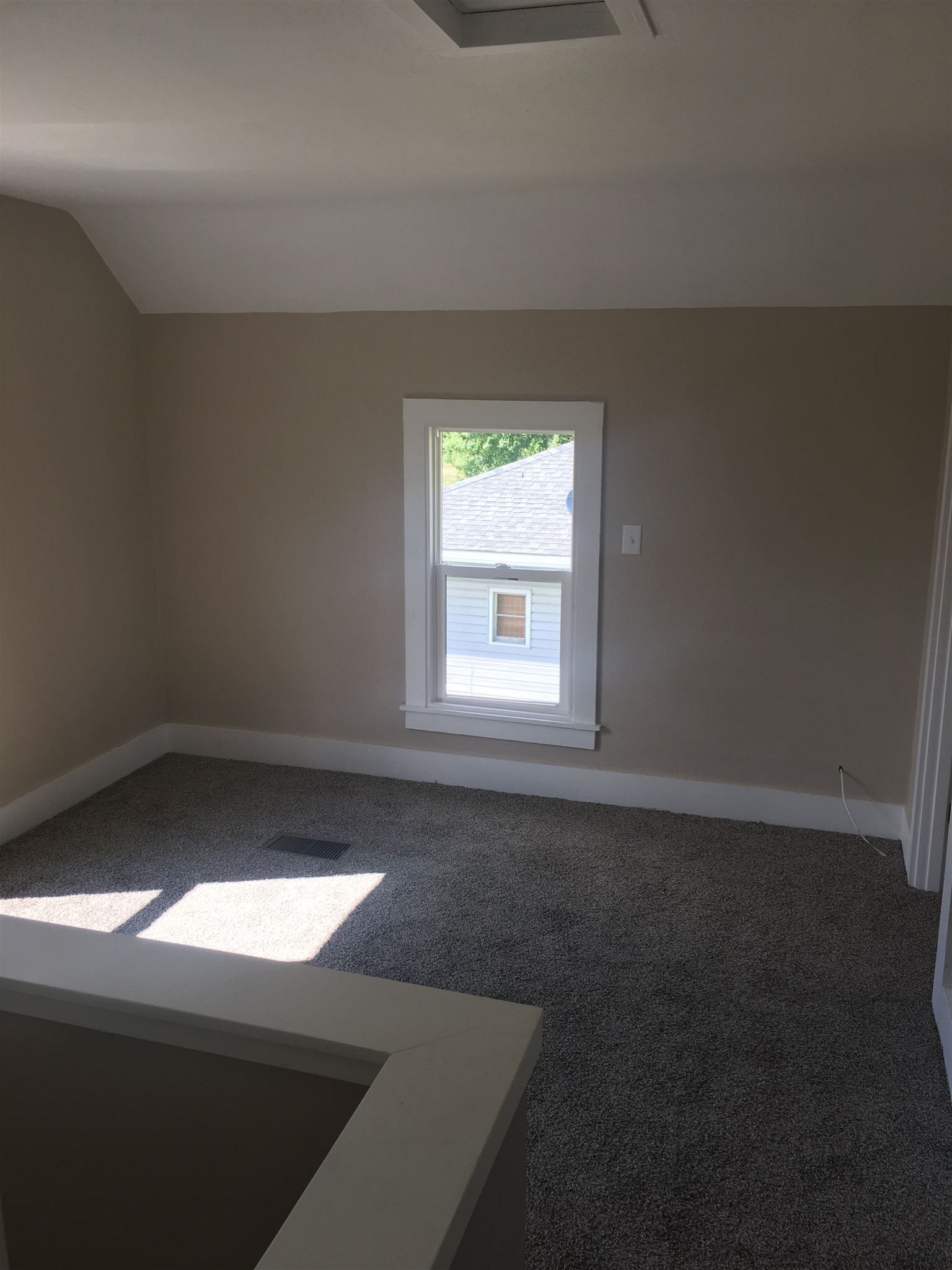114 Western Avenue Butler, IN 46721 - Photo 10 of 36