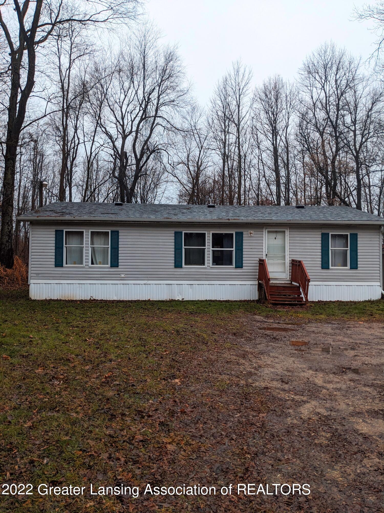5310 Page Road Saranac, MI 48881 - Photo 1 of 18 PXL_20230103_181202875_2
