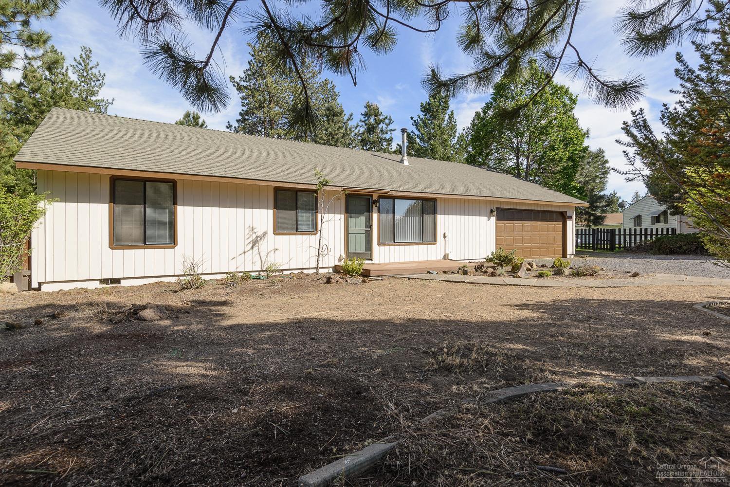 19559 Apache Road Bend, OR 97702 - Photo 3 of 24 Additional Photo