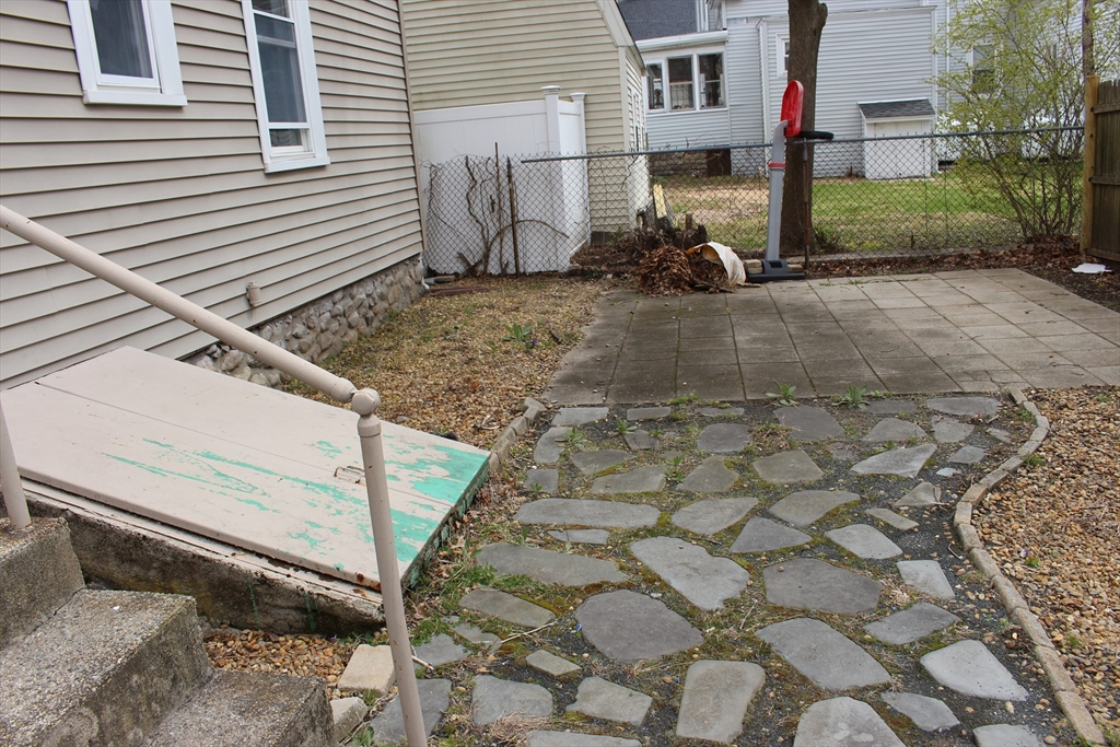 74 Crescent Street, Unit 1 Franklin, MA 02038 - Photo 9 of 11