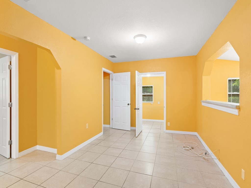 4341 35th Avenue Vero Beach, FL 32967 - Photo 5 of 25 a view of an empty room
