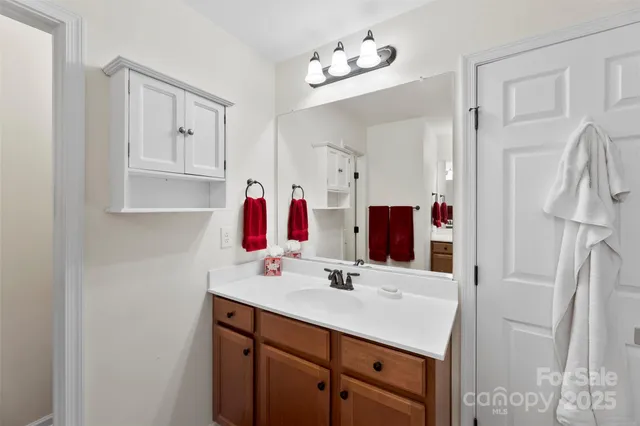 $769,900 | 401 Brookridge Drive, Mount Holly, NC 28120