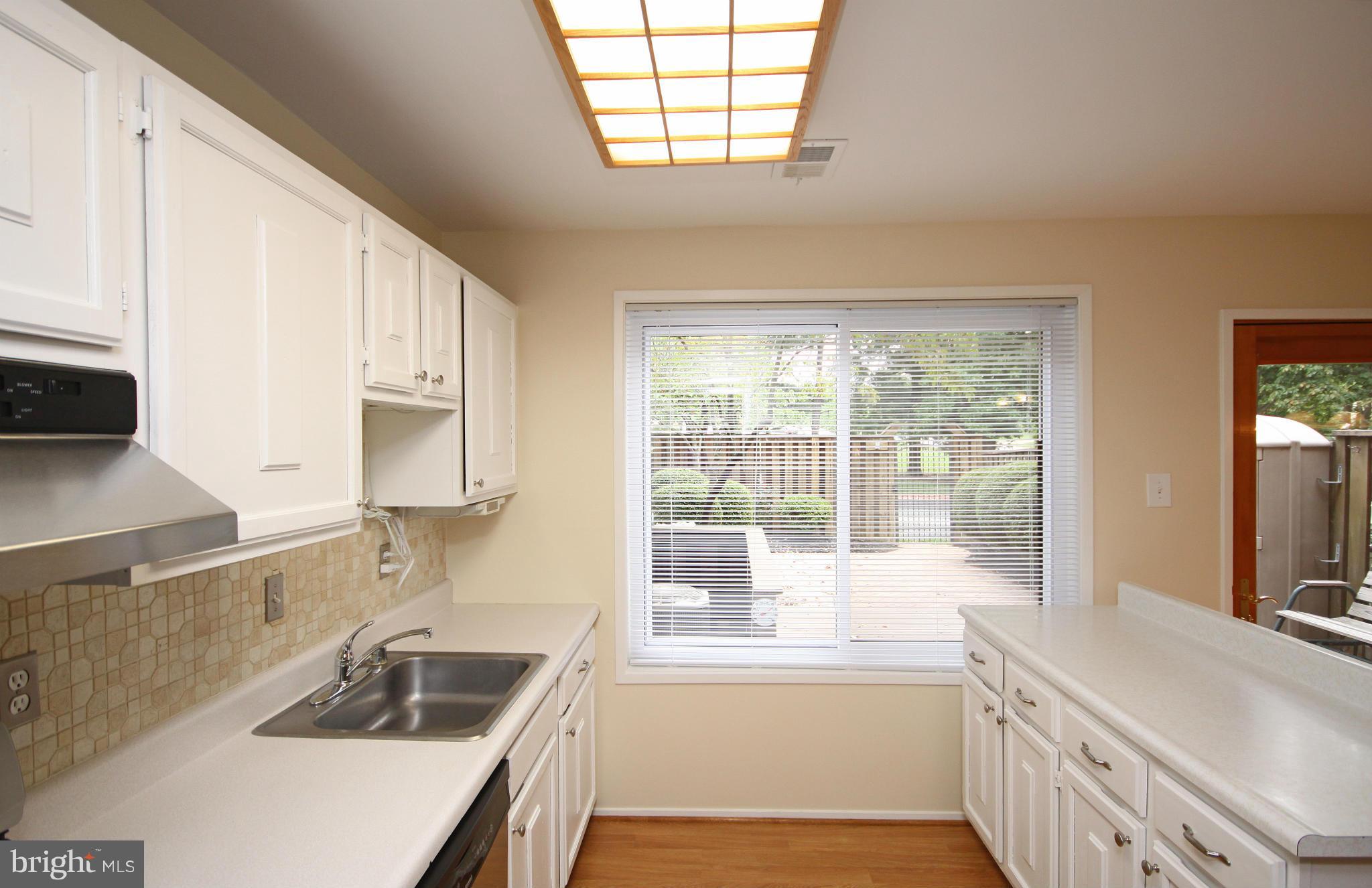 9424 Kilimanjaro Road Columbia, MD 21045 - Photo 15 of 30 Kitchen