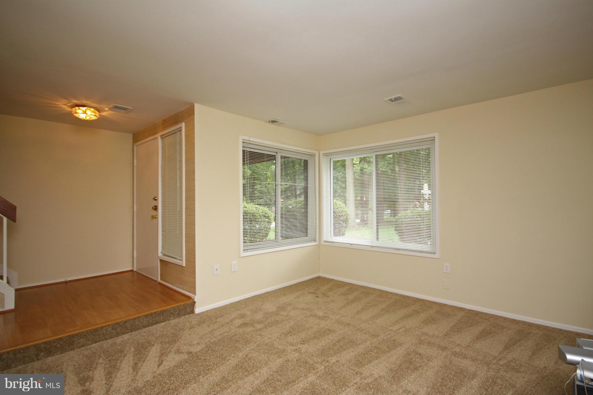 9424 Kilimanjaro Road Columbia, MD 21045 - Photo 4 of 30 Living Room