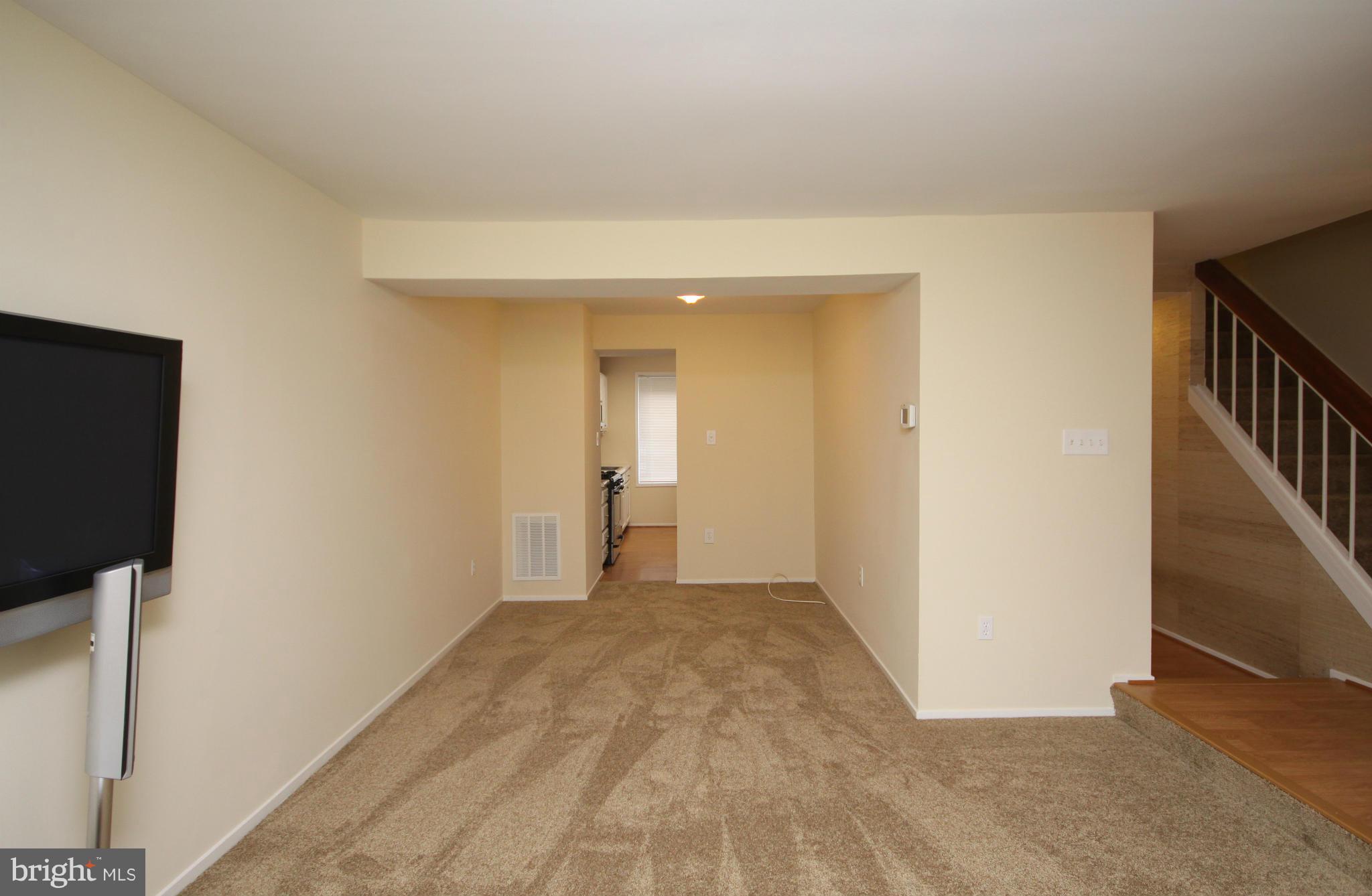 9424 Kilimanjaro Road Columbia, MD 21045 - Photo 6 of 30 Living Room
