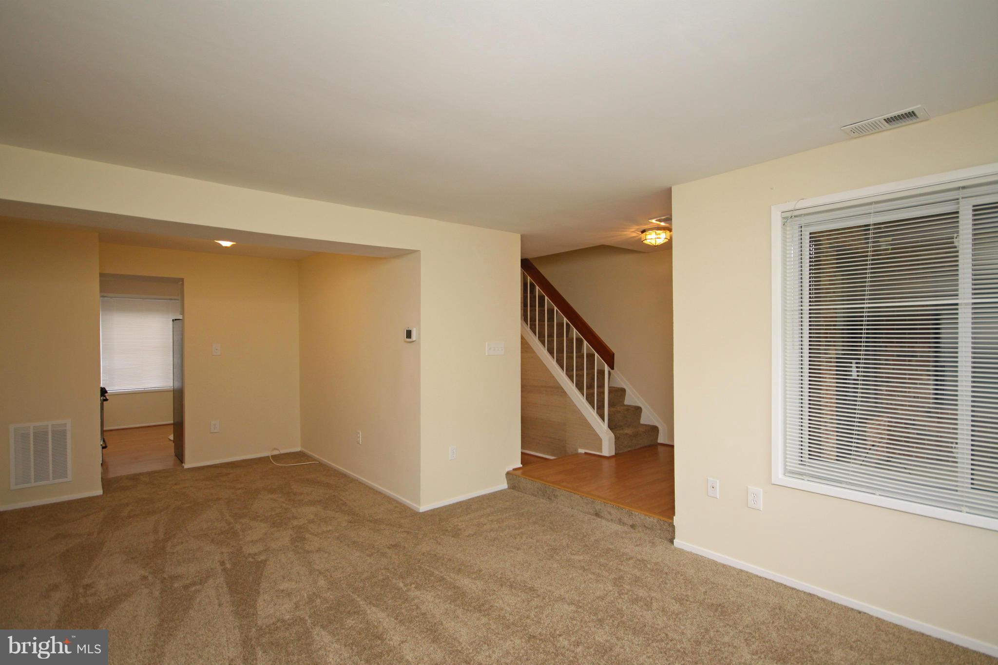 9424 Kilimanjaro Road Columbia, MD 21045 - Photo 7 of 30 Living Room