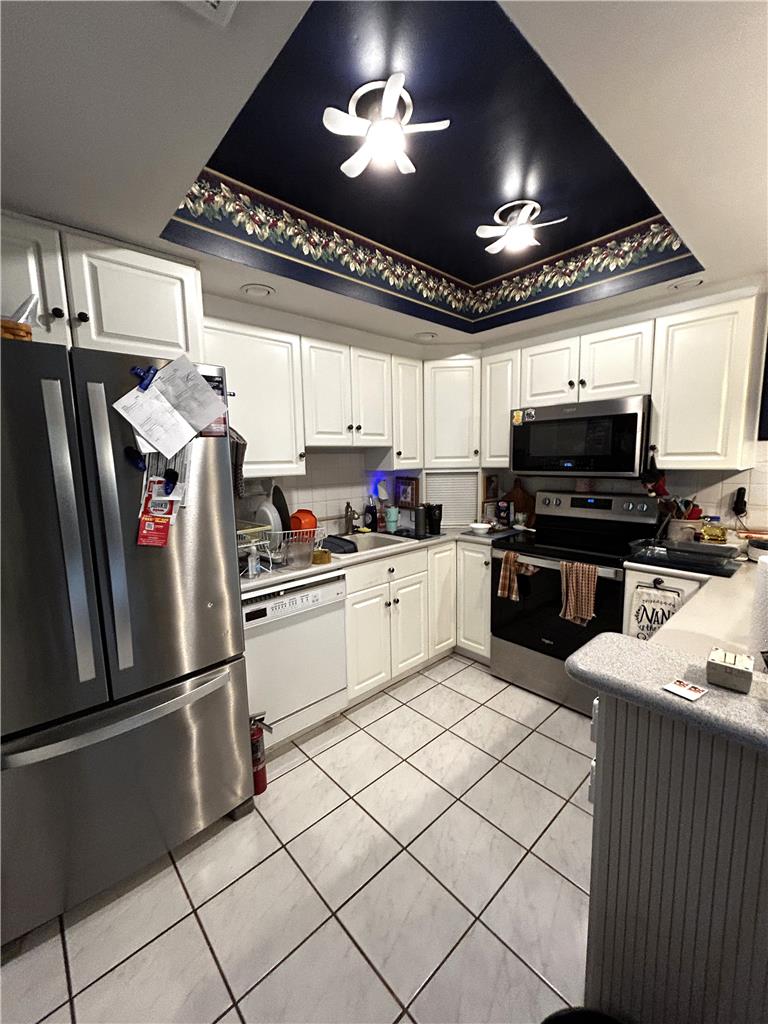 1214 Stanford Road Bethlehem, PA 18018 - Photo 20 of 58 Functional kitchen with ample cabinetry and essential appliances.