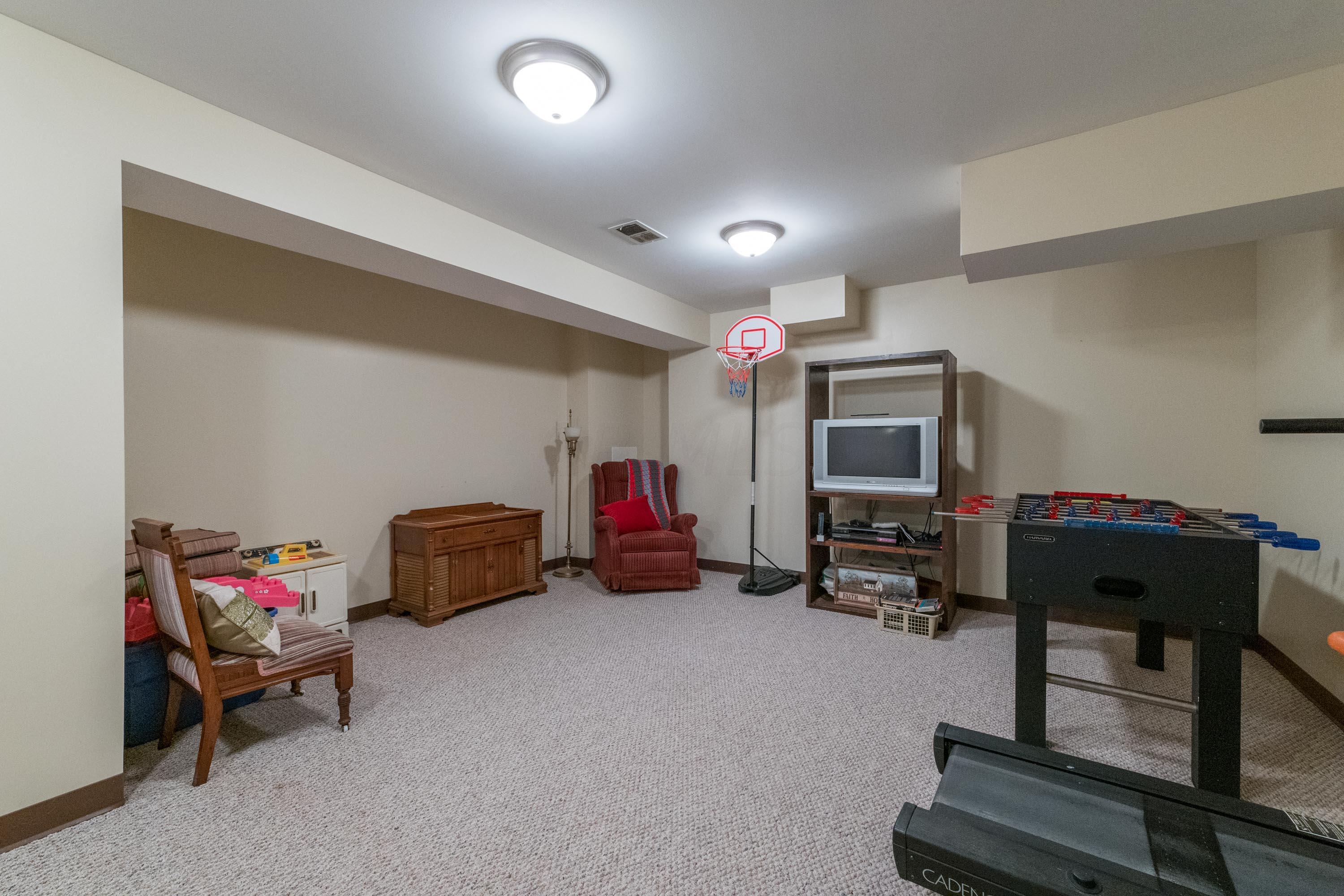 664 Ridenour Road Columbus, OH 43230 - Photo 65 of 77 062P1703897