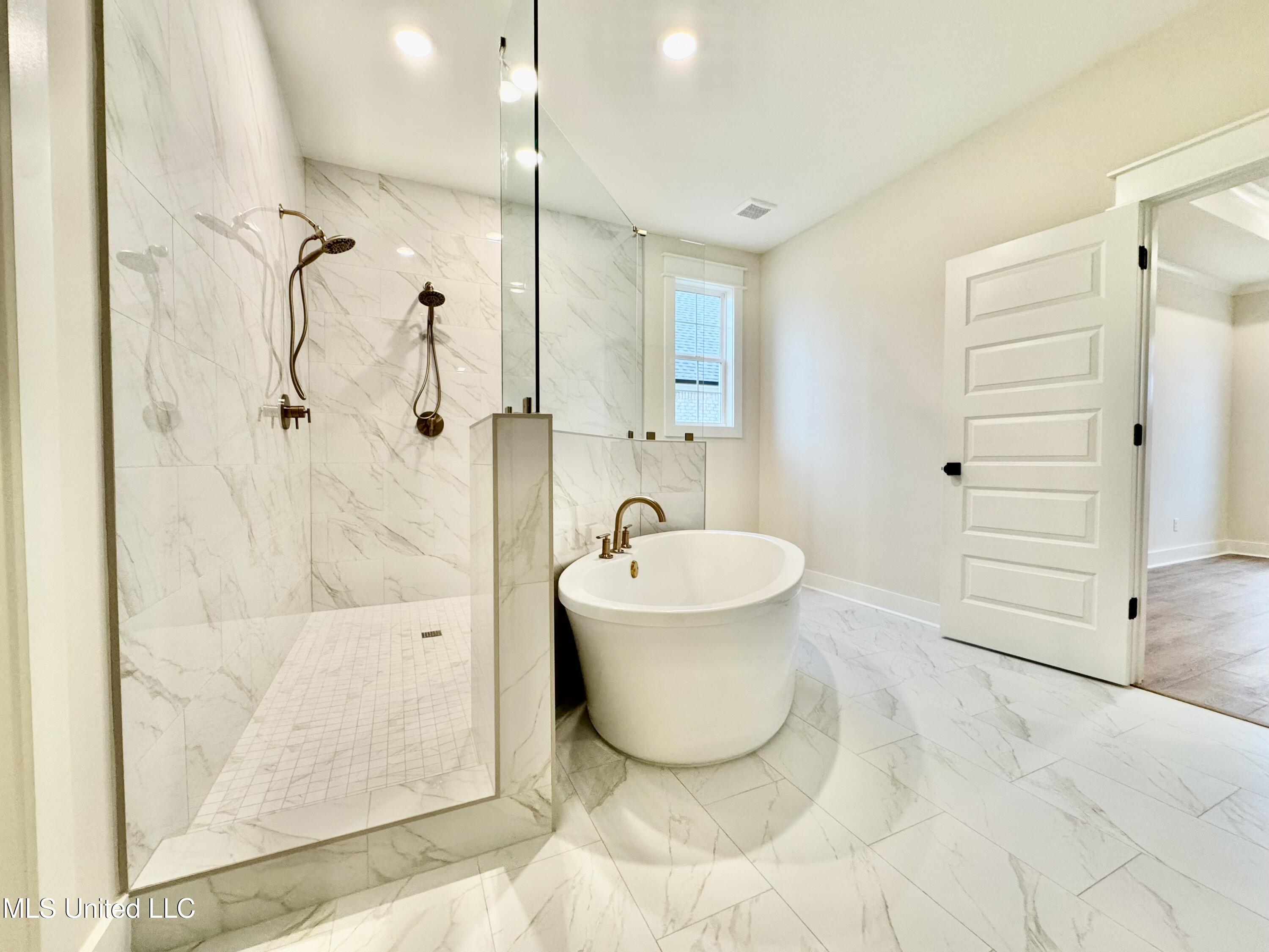 127 Bakersfield Way Nesbit, MS 38651 - Photo 20 of 35 IMG_3930