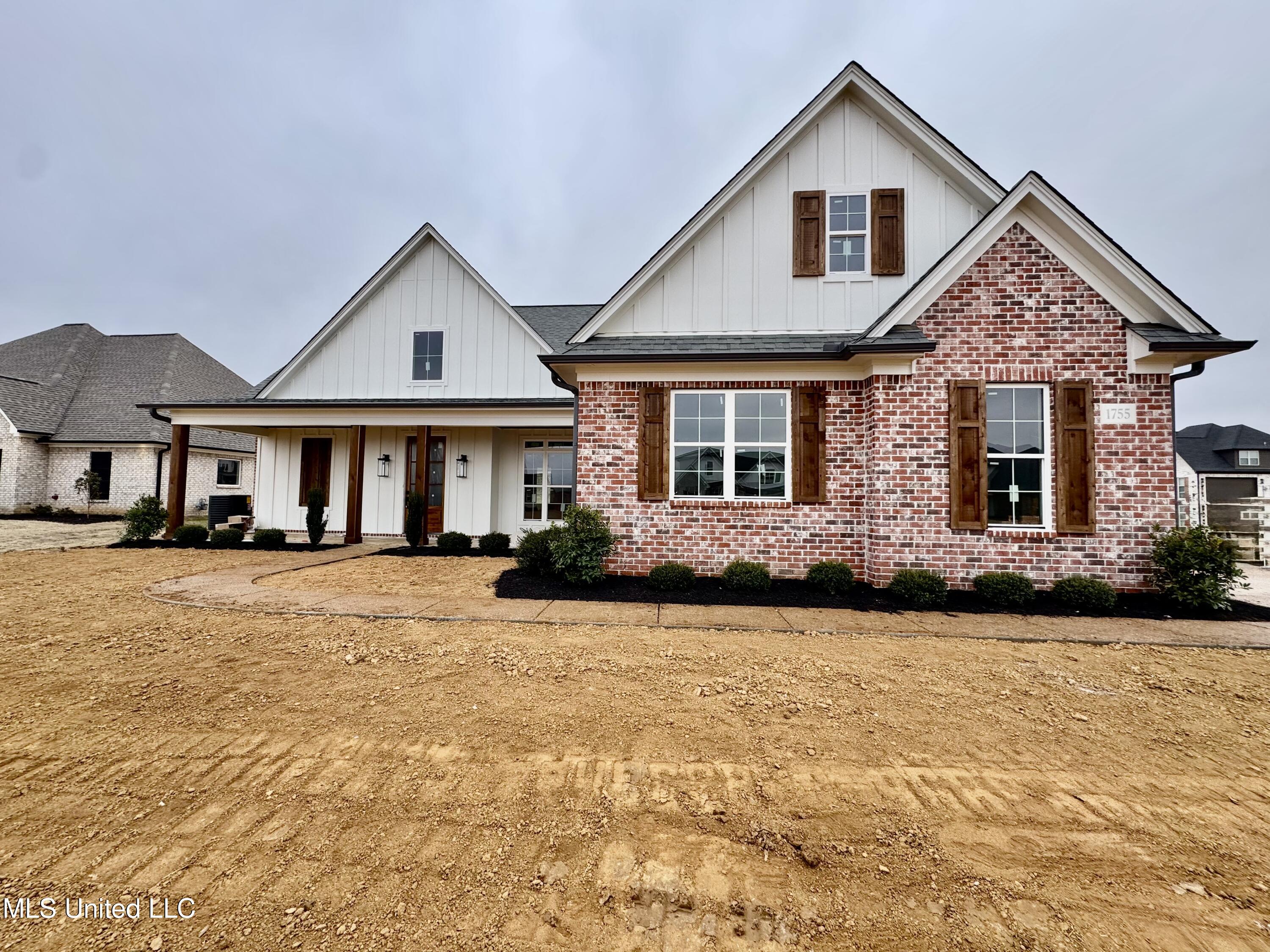 127 Bakersfield Way Nesbit, MS 38651 - Photo 2 of 35 IMG_3870