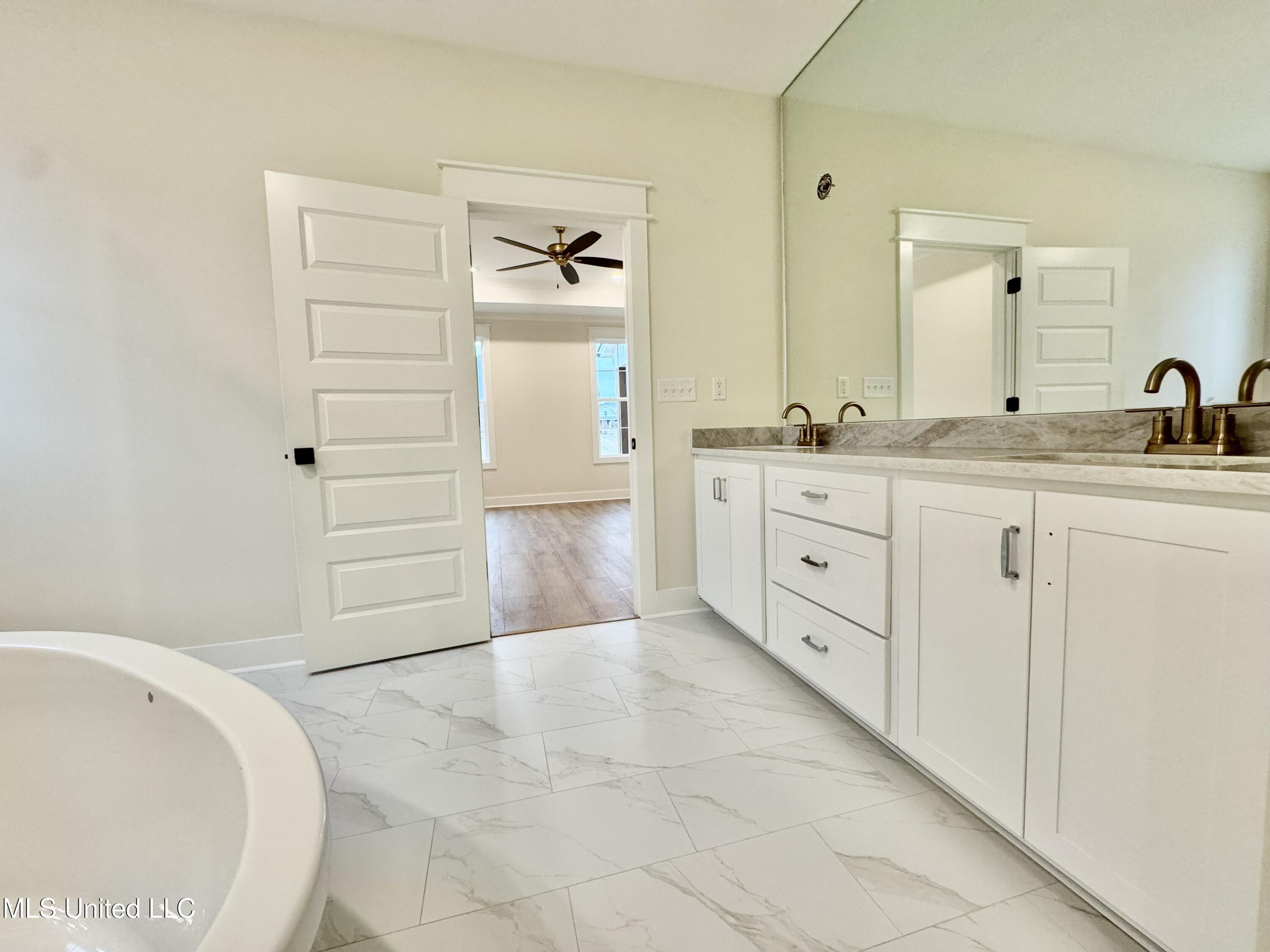 127 Bakersfield Way Nesbit, MS 38651 - Photo 21 of 35 IMG_3931