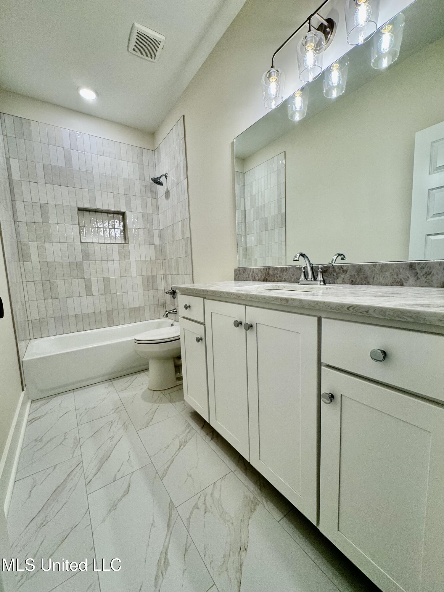 127 Bakersfield Way Nesbit, MS 38651 - Photo 25 of 35 IMG_3936