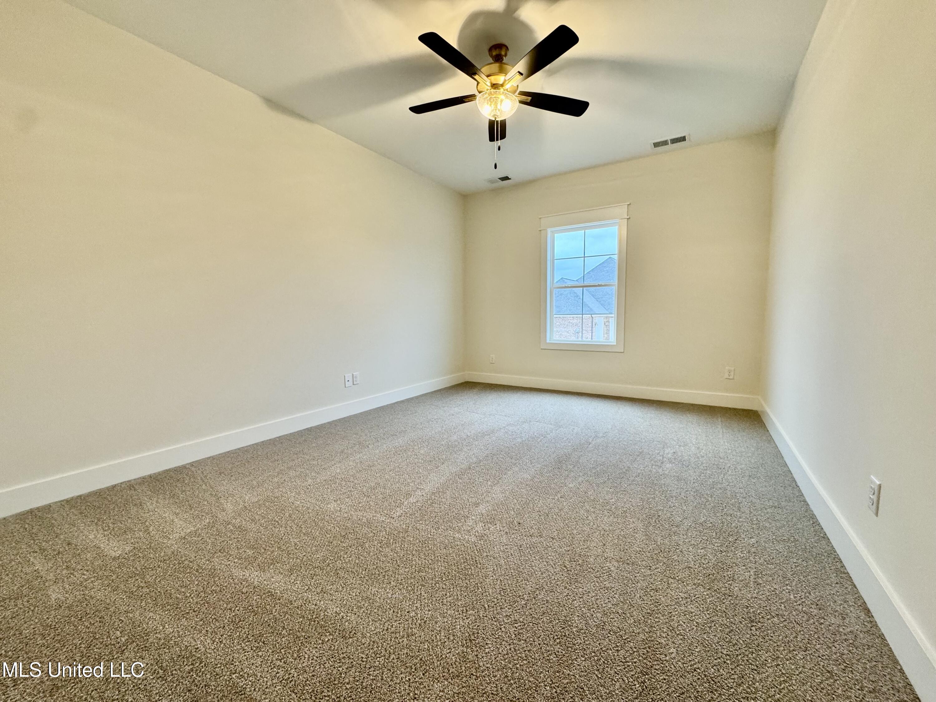 127 Bakersfield Way Nesbit, MS 38651 - Photo 29 of 35 IMG_3939