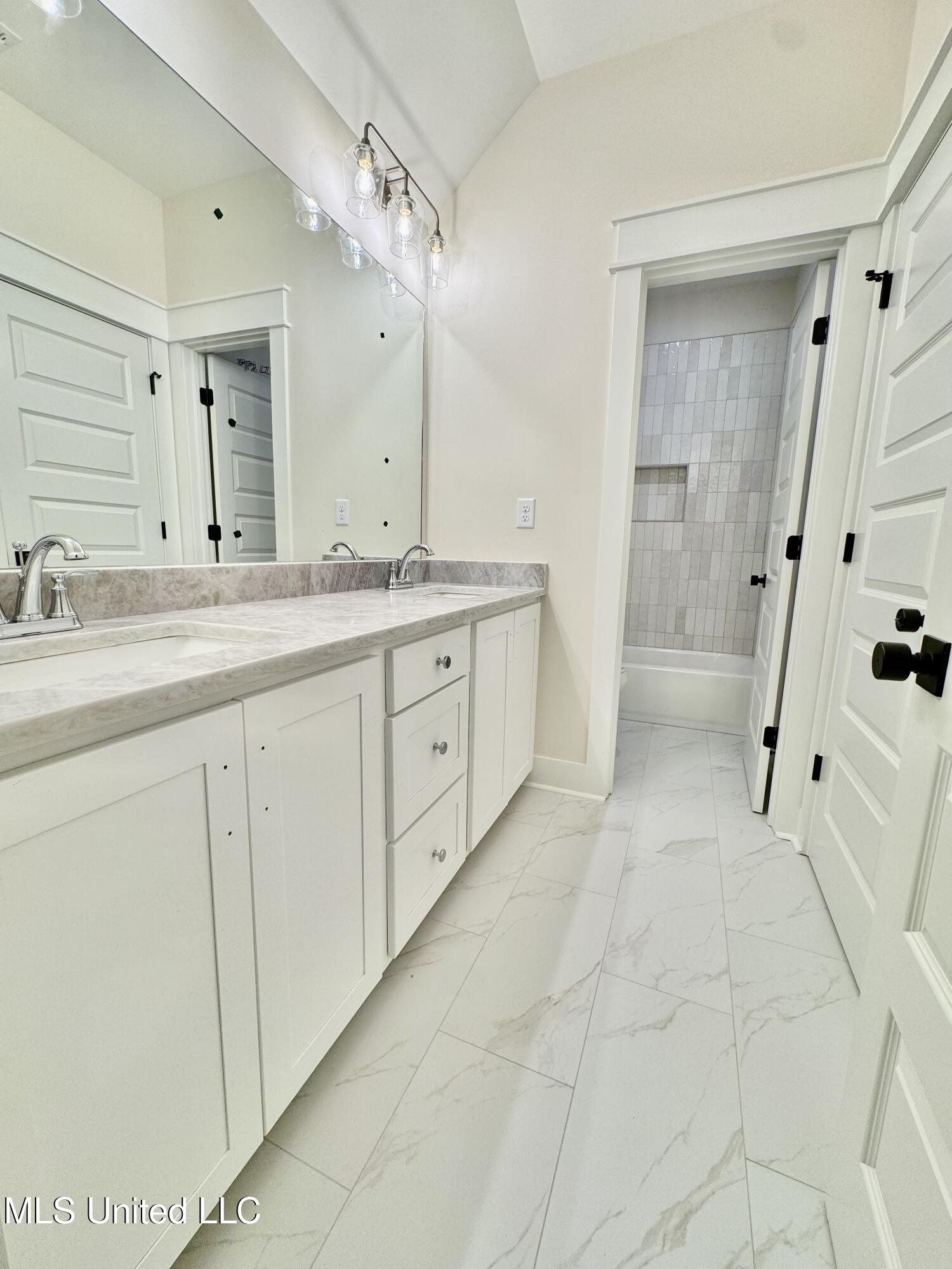 127 Bakersfield Way Nesbit, MS 38651 - Photo 30 of 35 IMG_3940