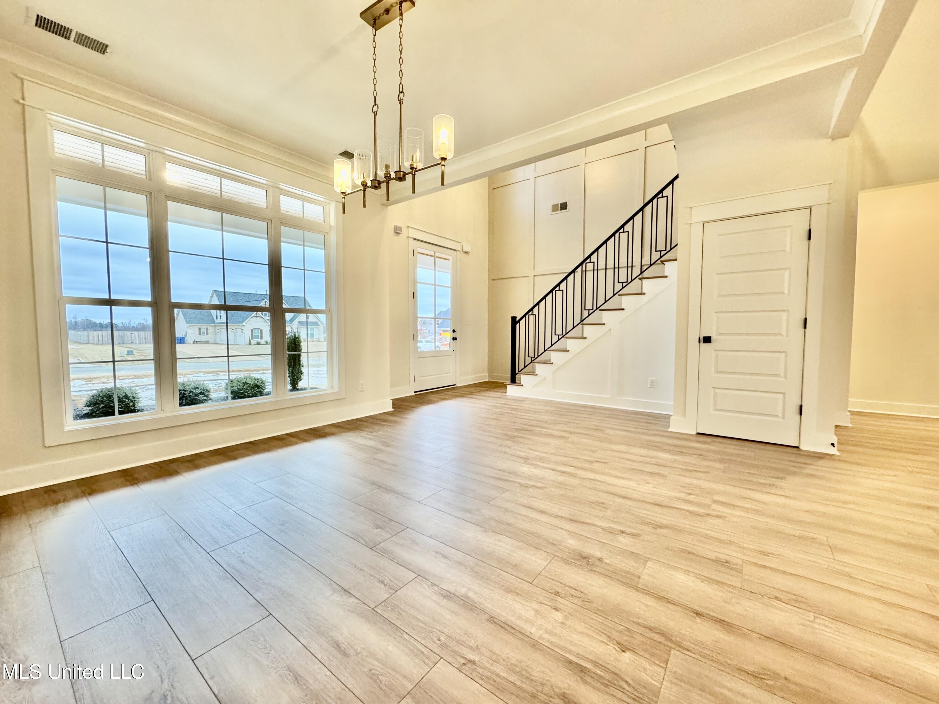 127 Bakersfield Way Nesbit, MS 38651 - Photo 7 of 35 IMG_3915