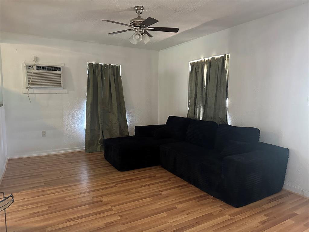 2764 West Highway 199 Springtown, TX 76082 - Photo 5 of 19