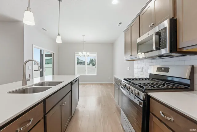 $330,000 | 832 Owls Point, Fort Wayne, IN 46825