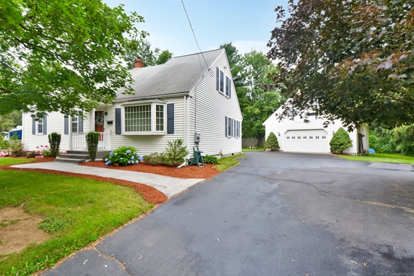 8 Madison Road Northborough, MA 01532 - Photo 2 of 24 Gallery Image 2