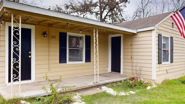 $1,250 | 303 Montclair Avenue, College Station, TX 77840