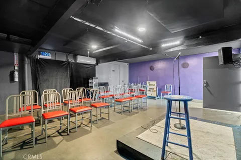 $1,100,000 | 2200 West Burbank Boulevard, Burbank, CA 91506