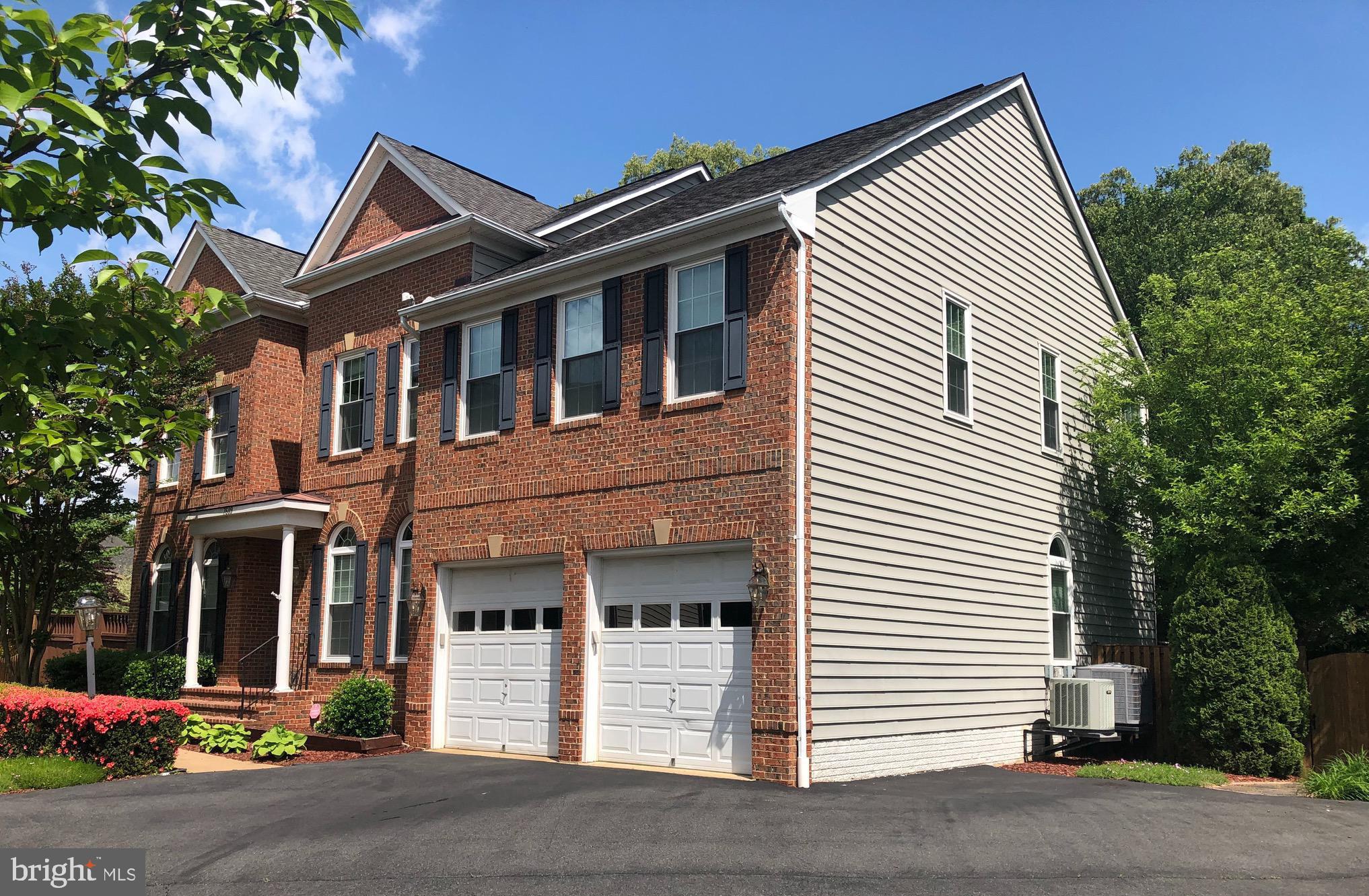 7609 Mcweadon Lane Springfield, VA 22150 - Photo 2 of 64 Exterior front (spring)