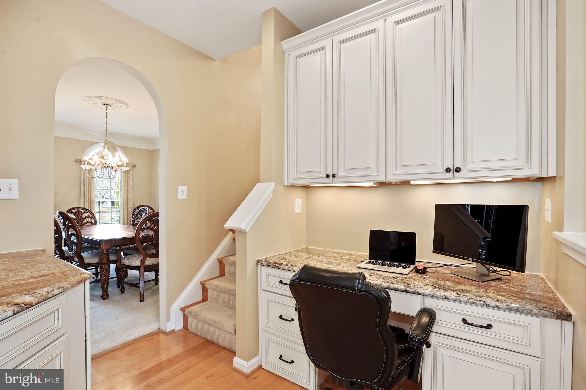 7609 Mcweadon Lane Springfield, VA 22150 - Photo 18 of 64 Computer/Desk Space