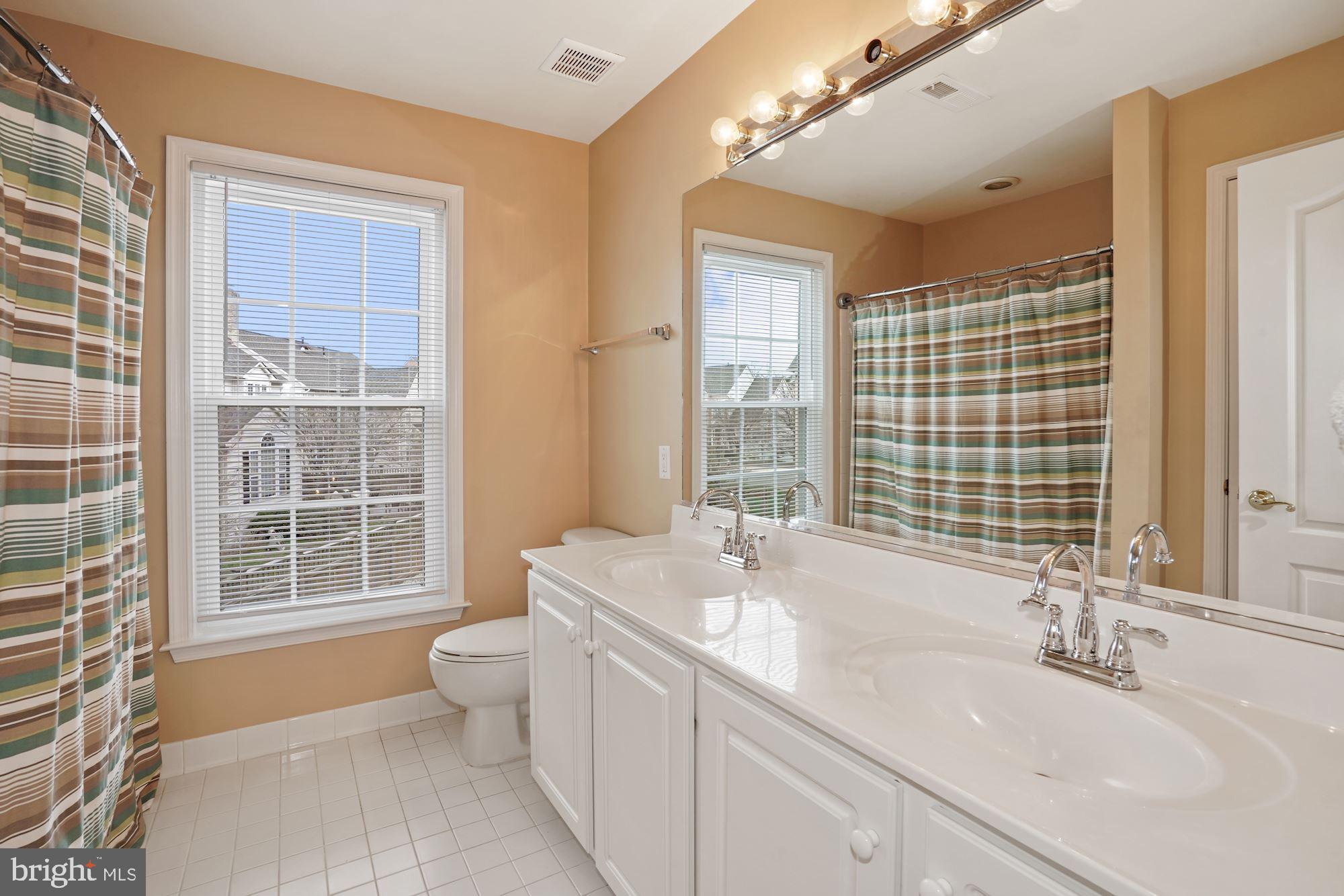 7609 Mcweadon Lane Springfield, VA 22150 - Photo 35 of 64 Upstairs Bathroom