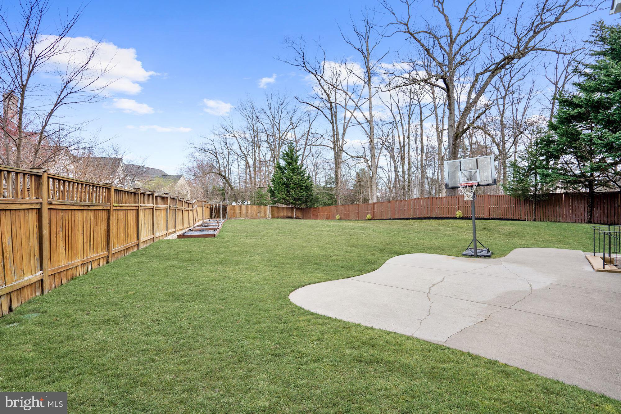 7609 Mcweadon Lane Springfield, VA 22150 - Photo 56 of 64 Exterior Rear