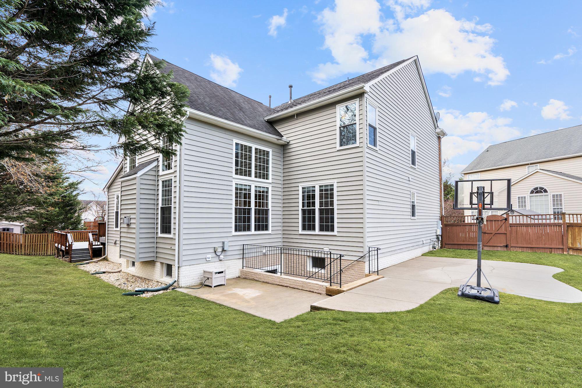 7609 Mcweadon Lane Springfield, VA 22150 - Photo 59 of 64 Exterior Rear