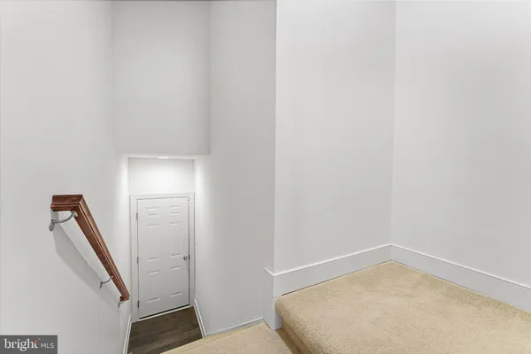 $3,400 | 44027 Etna Terrace, Chantilly, VA 20152