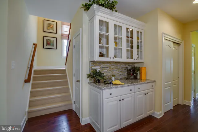 $1,059,900 | 4 Pondview Court, Monroeville, NJ 08343