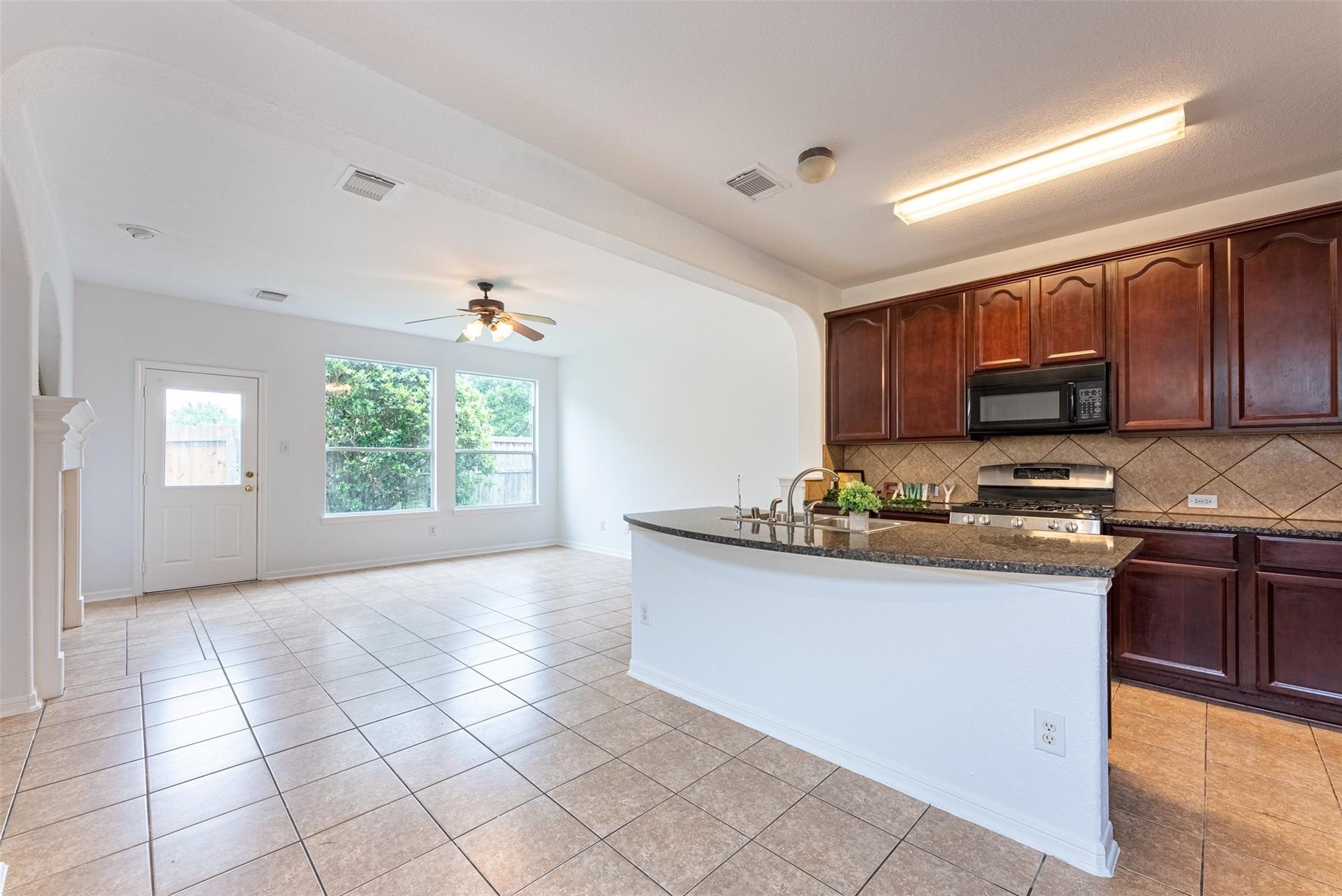 21706 Spring Vine Lane Katy, TX 77450 - Photo 10 of 30