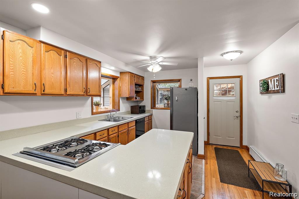 836 Miller Avenue Rochester, MI 48307 - Photo 10 of 38