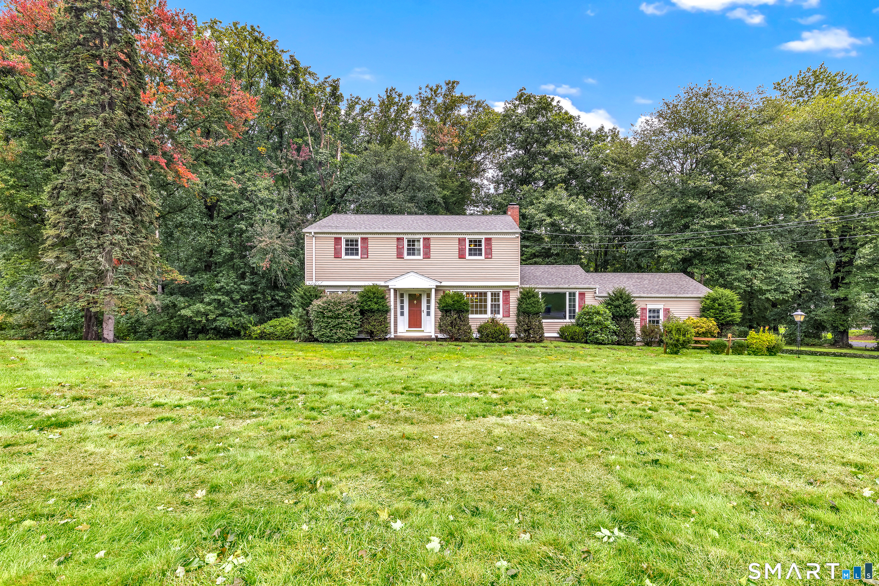 63 Marathon Road Trumbull, CT 06611 - Photo 2 of 40 Gallery Image 2
