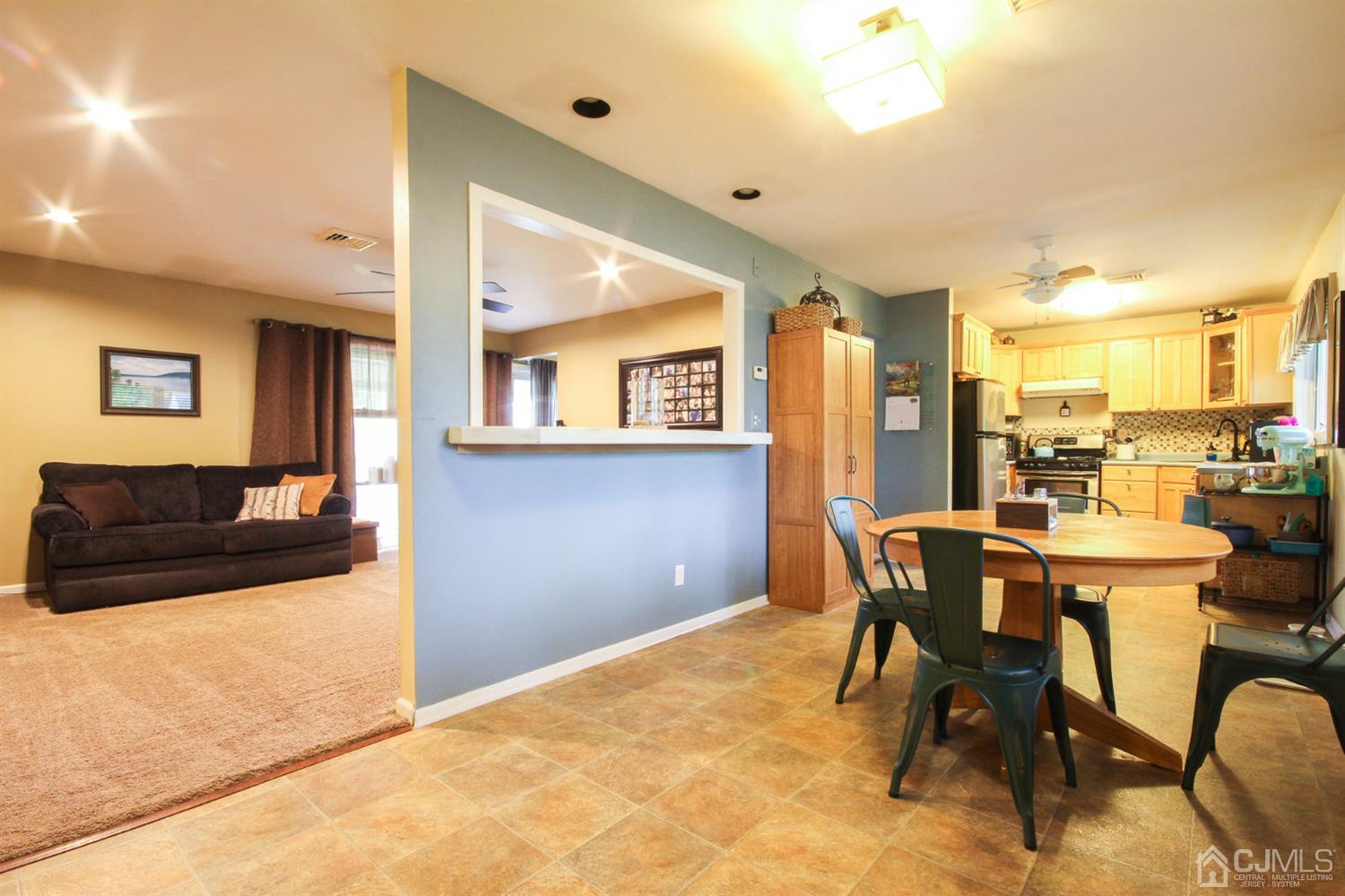 38 Kendall Road Kendall Park, NJ 08824 - Photo 3 of 16