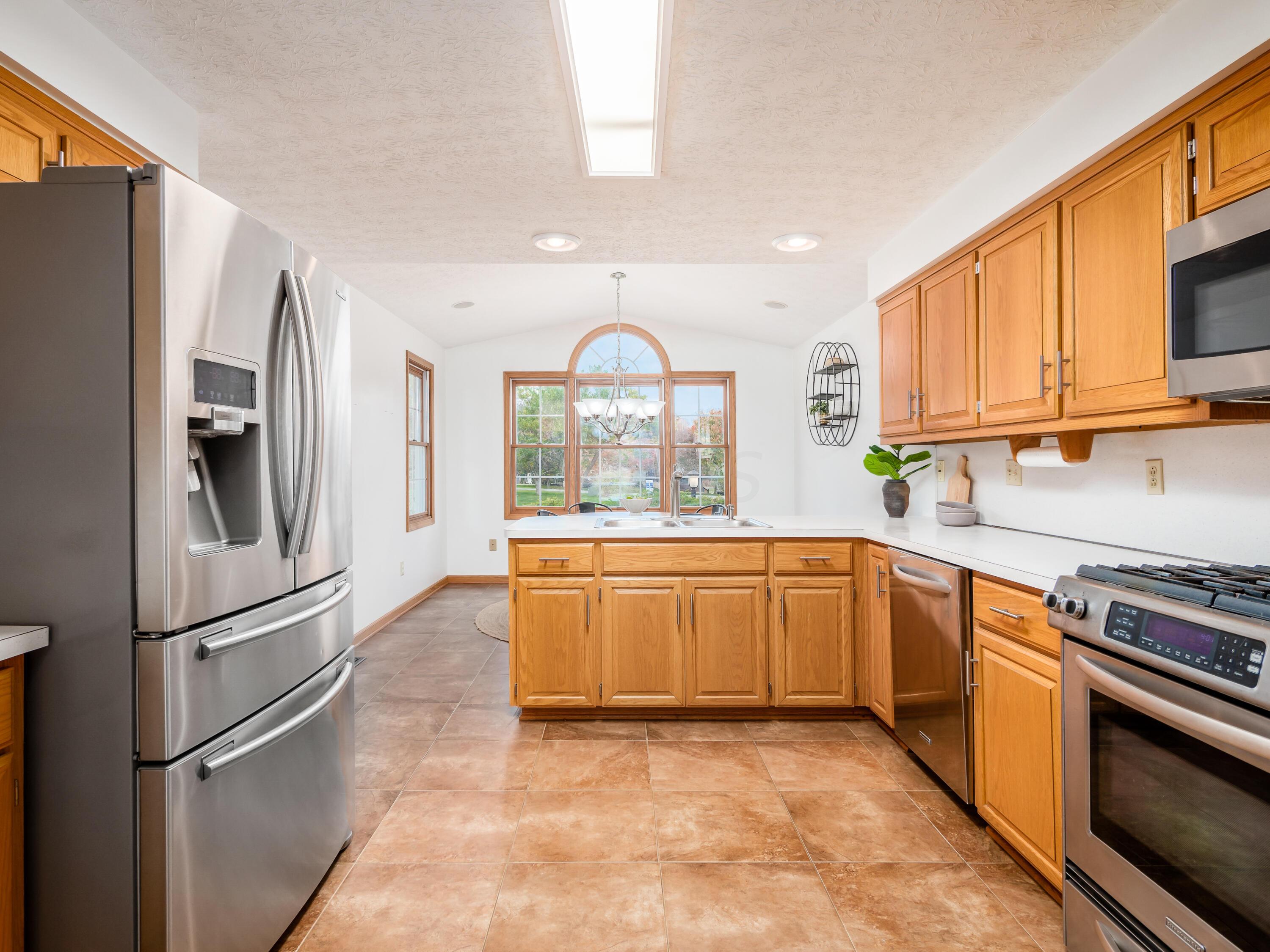 6006 Plumb Road Galena, OH 43021 - Photo 18 of 64 Kitchen