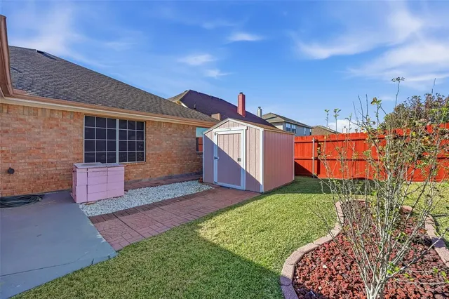 $2,599 | 421 Kingfisher Lane, Arlington, TX 76002