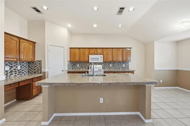 $2,599 | 421 Kingfisher Lane, Arlington, TX 76002