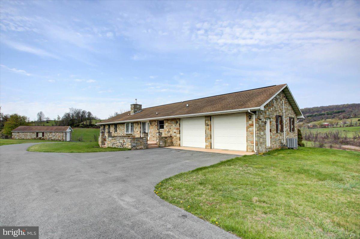 17515 Harbaugh Valley Road Sabillasville, MD 21780 - Photo 11 of 55 Gallery Image 11