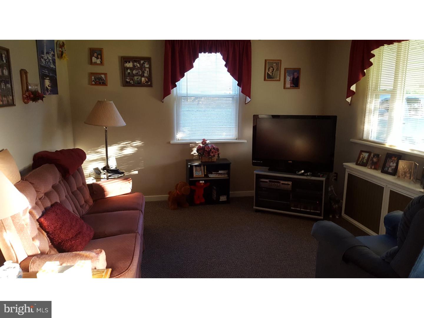 2109 Bernville Road Reading, PA 19601 - Photo 5 of 13 Living Room
