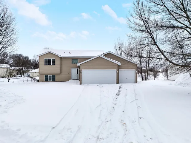 $315,000 | 936 Lincoln Court South, Cambridge, MN 55008